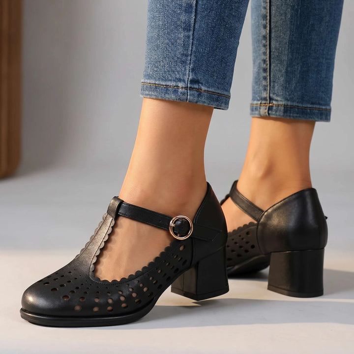 magnific_realistic-photo-of-a-pair_VdUAwvFMMU.png