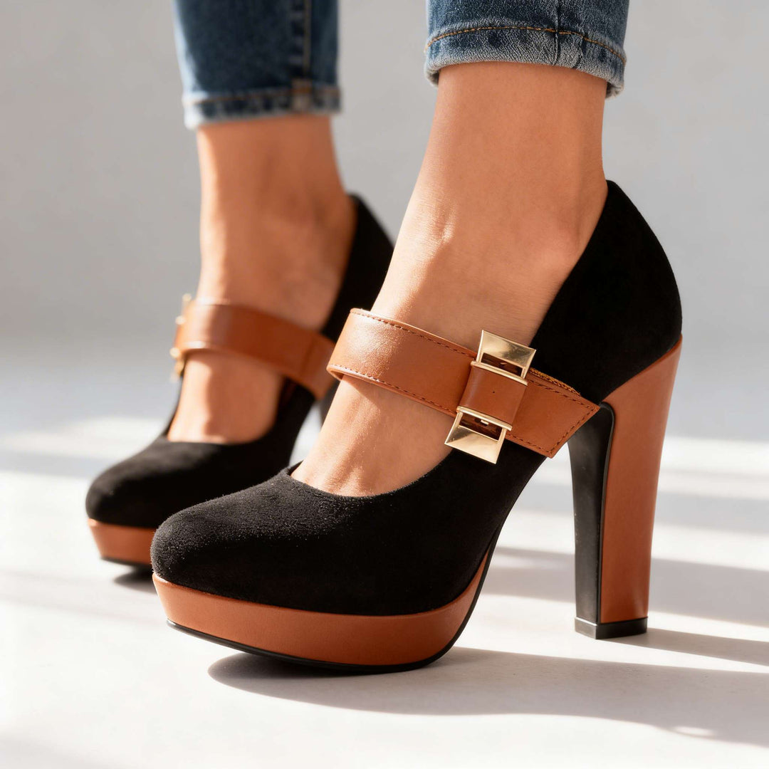 Alessia Velvet Pumps