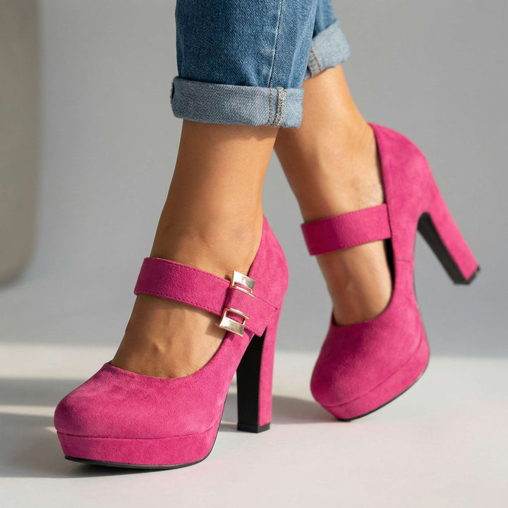 Alessia Velvet Pumps