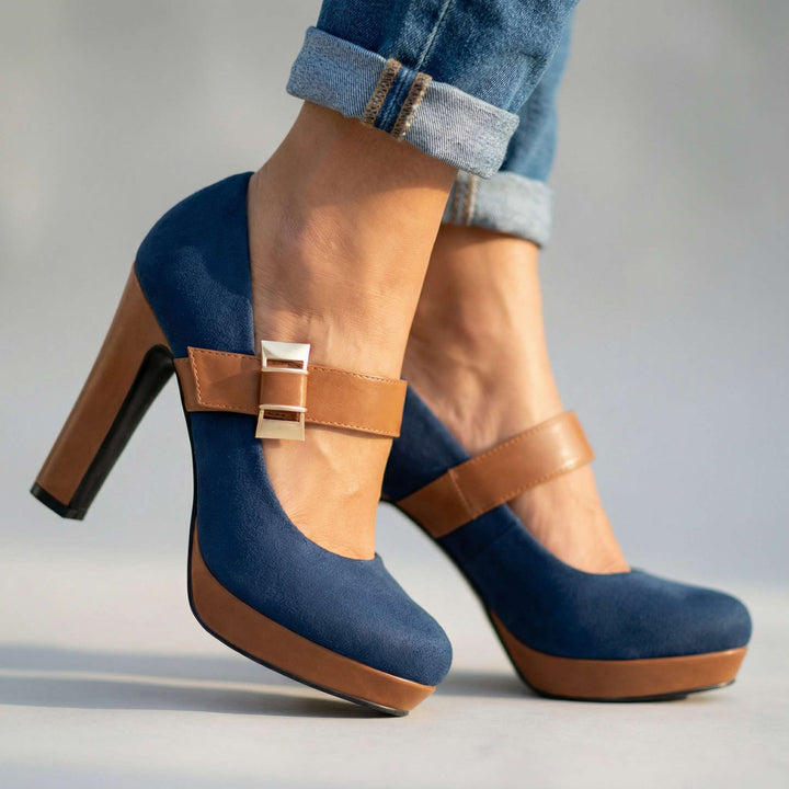 Alessia Velvet Pumps