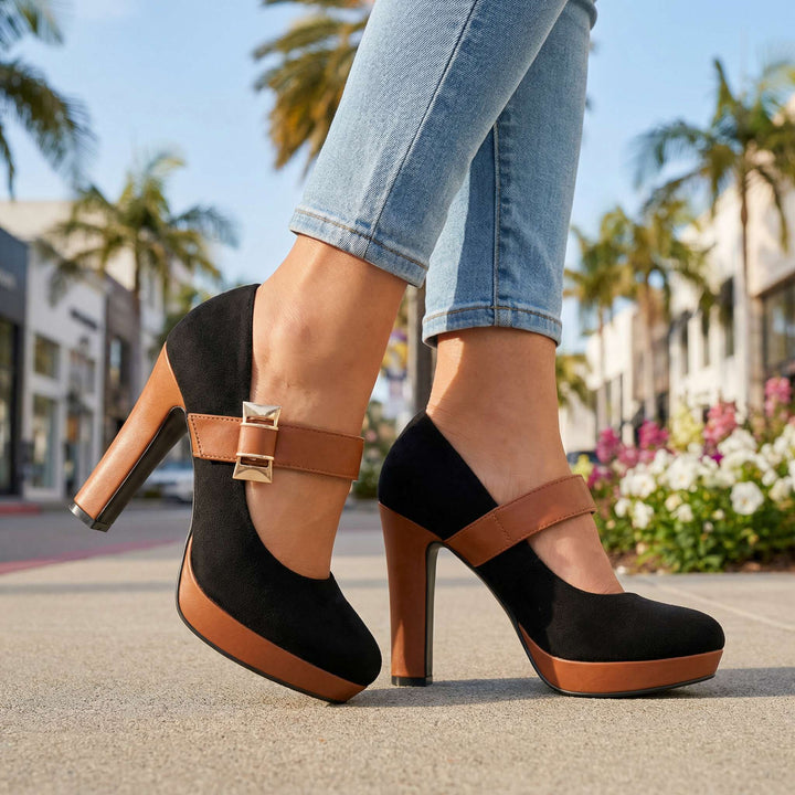 Alessia Velvet Pumps