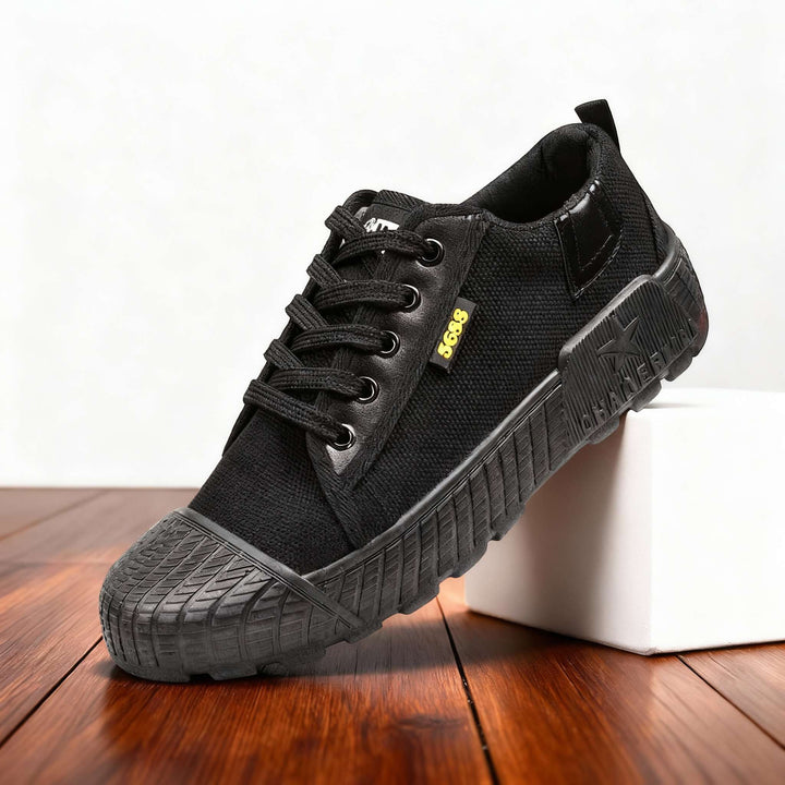 Vanguard Outdoor Sneakers