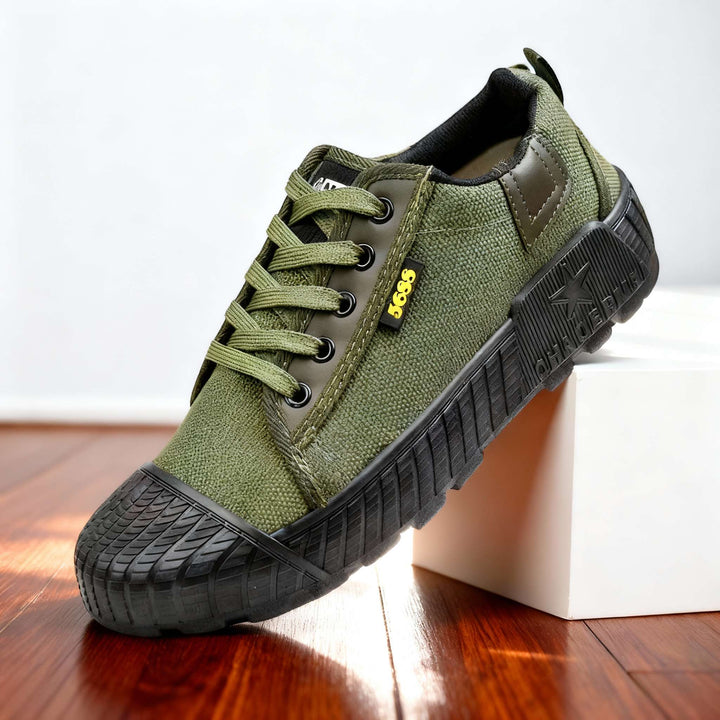 Vanguard Outdoor Sneakers