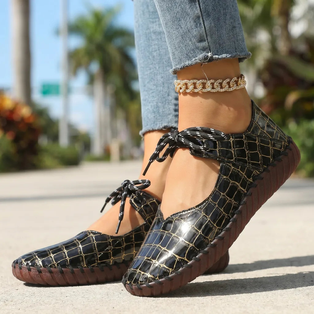 Black Jessup Stitched Round-Toe Flats 1